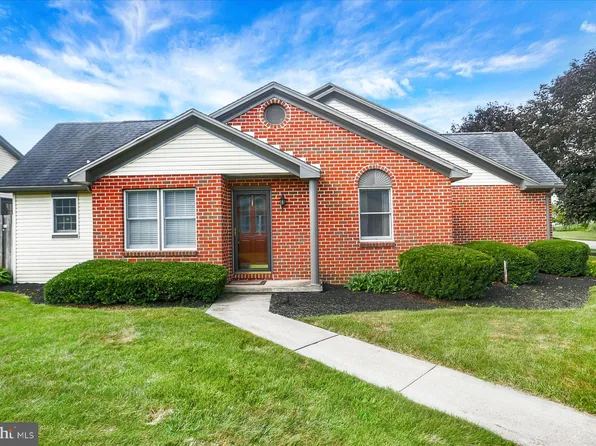 40 Strayer Dr, Carlisle, PA 17013