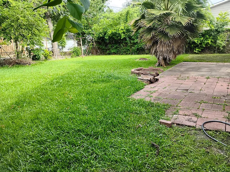 1514 Zora St — Photo 25