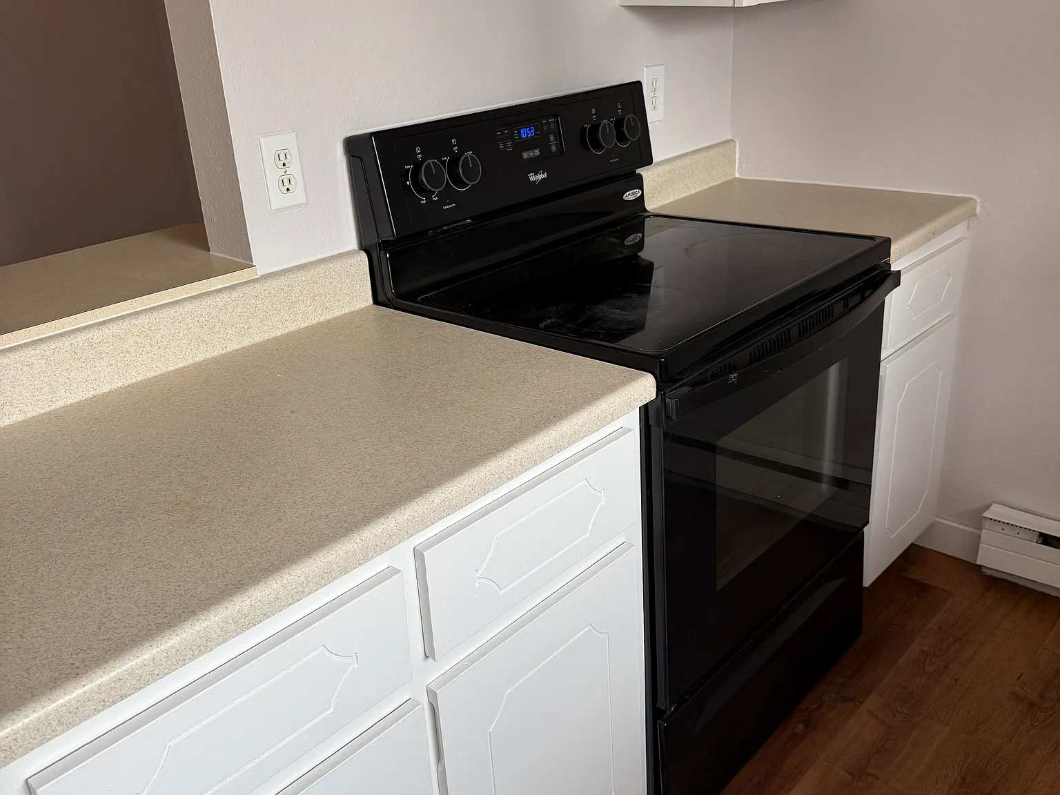 2 bed, 1.5 bath, 1100 sqft, $1,700 — Photo 2