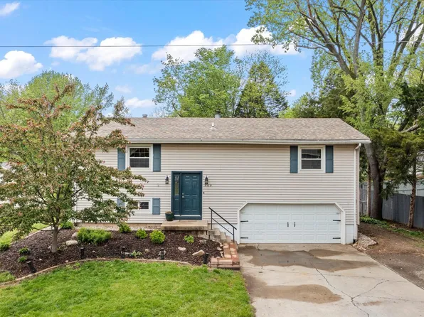 209 N Jefferson St, Mahomet, IL 61853