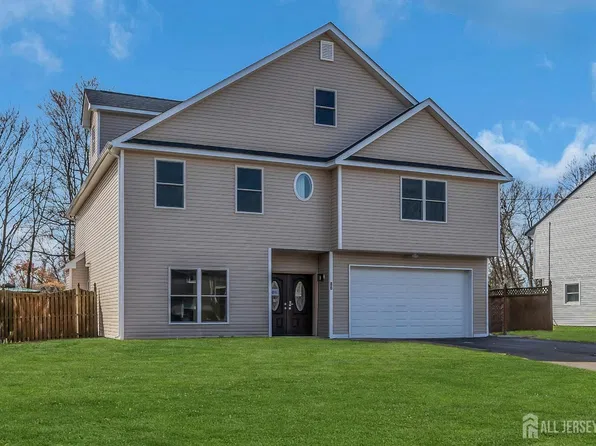 86 Fernwood Dr, Piscataway, NJ 08854