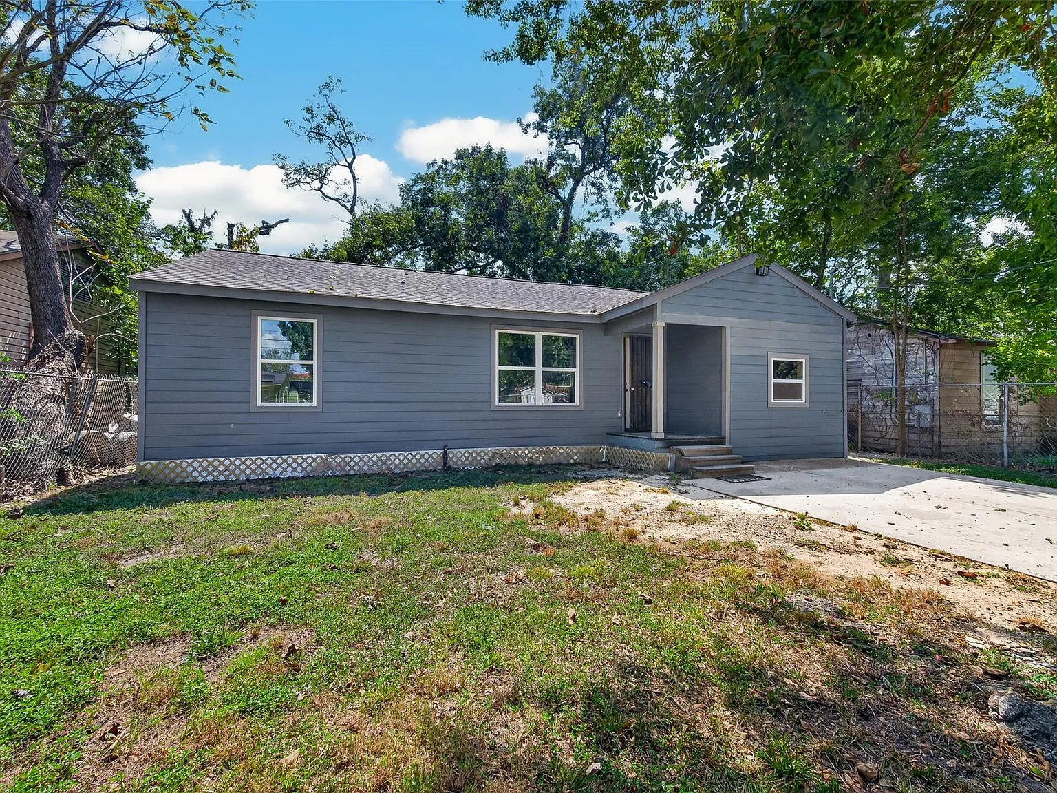 3 bed, 1.5 bath, 1068 sqft, $1,850 — Photo 2