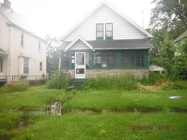 847 Hunter St NW photo 1