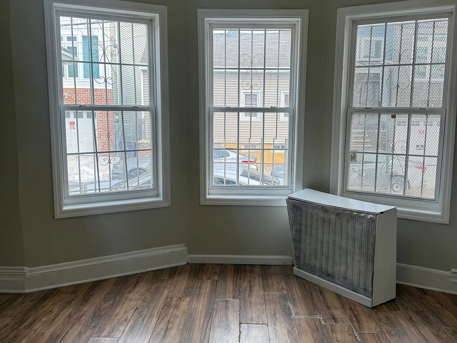 3 bed, $2,000 — Photo 3