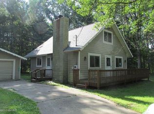 8428 White Tail Ln, Stanwood, MI 49346