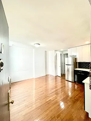 Rented by Pear NYC LLC | media 39