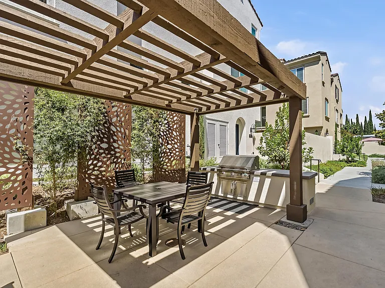 684 Panorama Ln — Photo 39