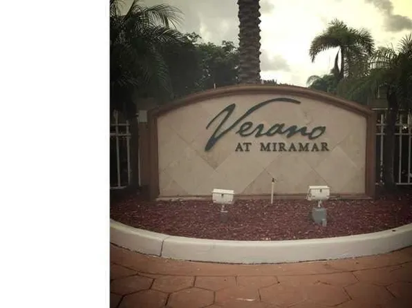 8112 SW 21st Ct, Miramar, FL 33025