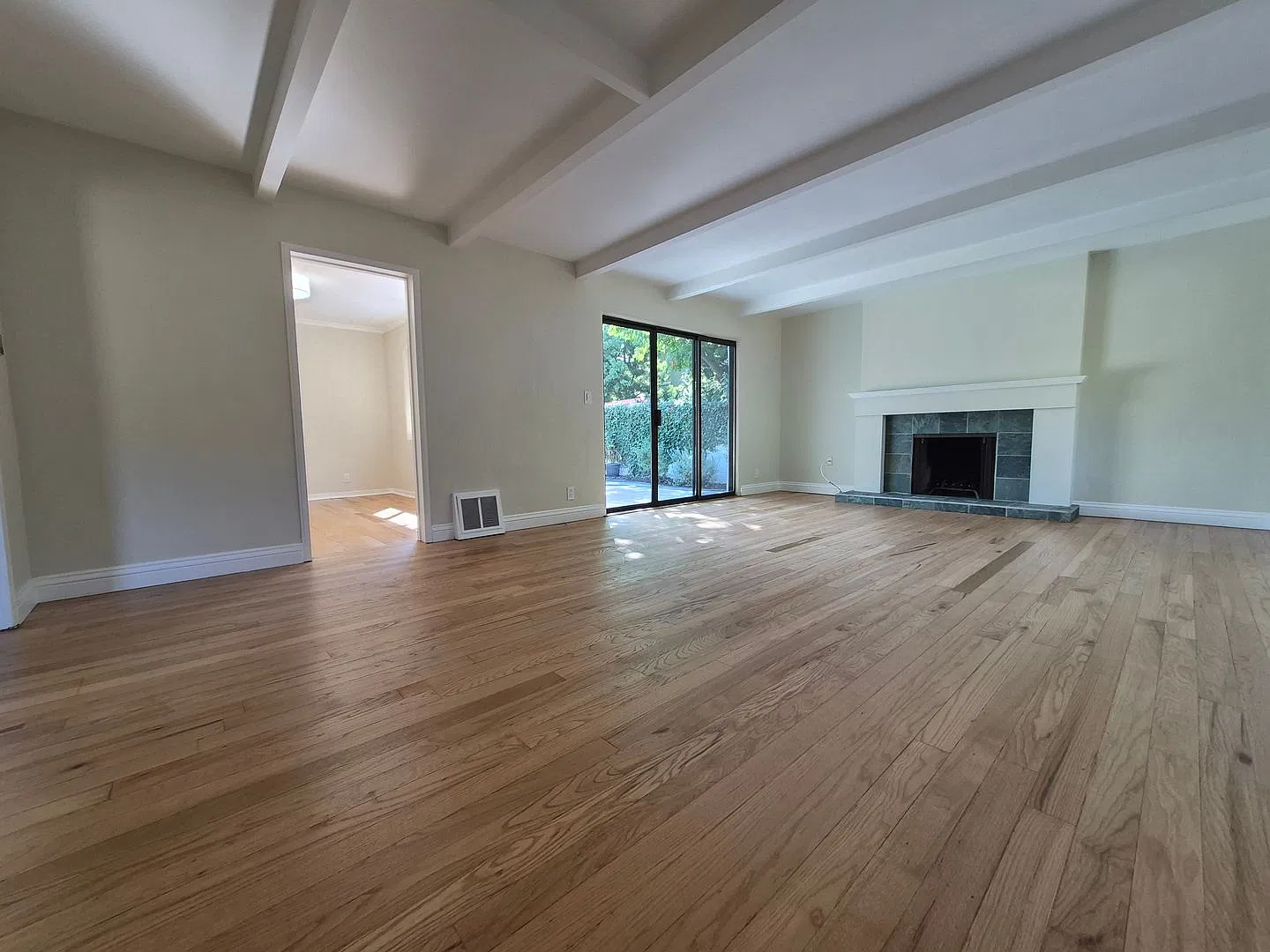 Spacious 3 BR | 2.5 BA Menlo Park Home with Expansive Yard and Flex Spaces — Photo 4
