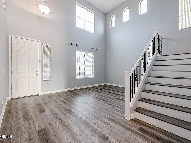 10863 W Washington St — Photo 19