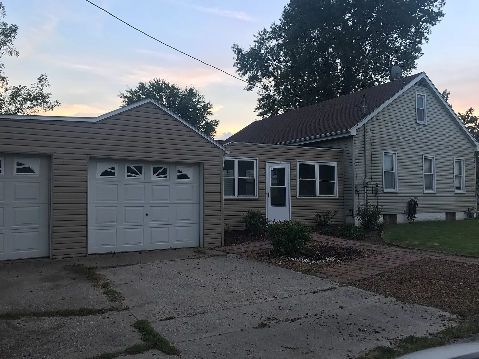 4160 Lake Dr photo 1