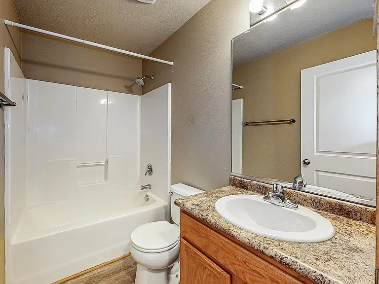 385 NE Sandalwood — Photo 10
