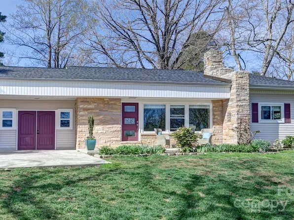 8 Marley Dr, Flat Rock, NC 28731