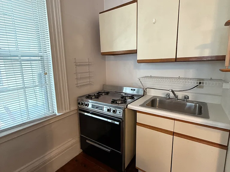 313 Essex St #104 — Photo 9