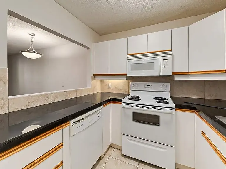 650 Meredith Rd NE — Photo 7