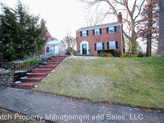 4th image of 874 N Livingston St