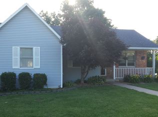 1616 Summit View Dr, Holts Summit, MO 65043