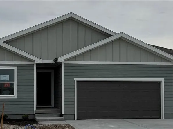 500 SW Chelmsford Dr, Blue Springs, MO 64014