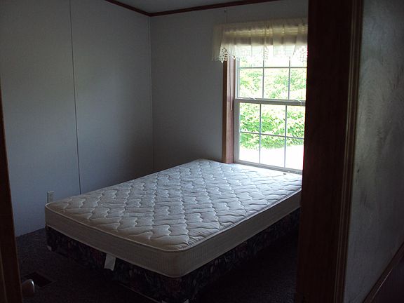 5th image of 187 Susan Dr