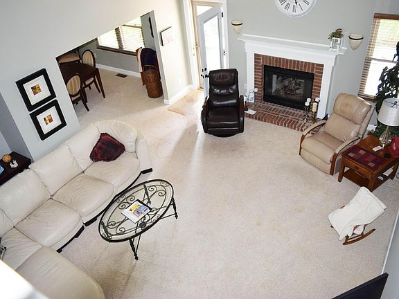 4th image of 569 Elm Ct