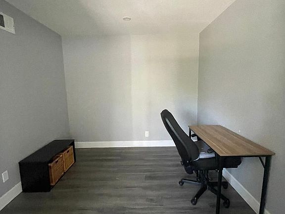 4th image of 2053 Barry Ave