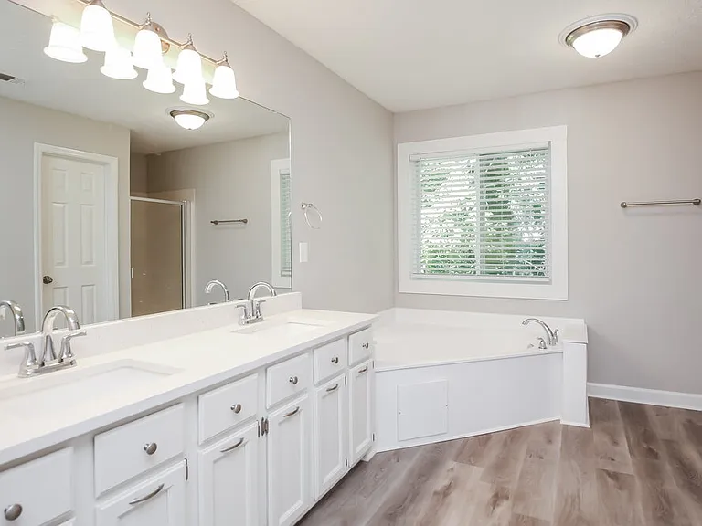 1448 Christiana Dr — Photo 10