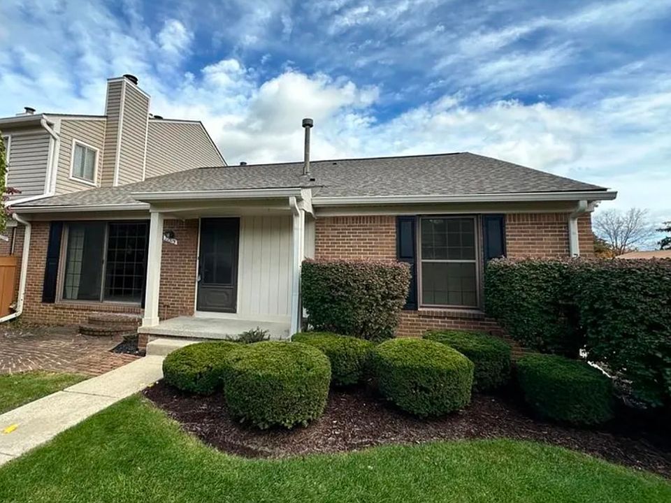 1st image of 22375 Peachtree #100