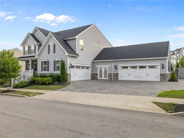 902 Twilight St, Cranberry Township, PA 16066