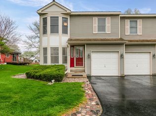 34415 N Saddle Ln, Gurnee, IL 60031