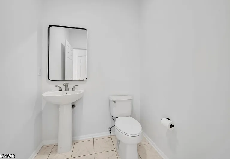 63 Albert Ct — Photo 12
