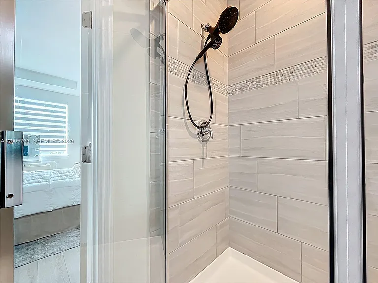 5040 Eucalyptus Dr #2 — Photo 35