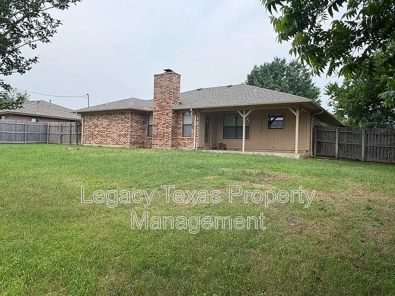 1203 Stonelake Dr — Photo 21