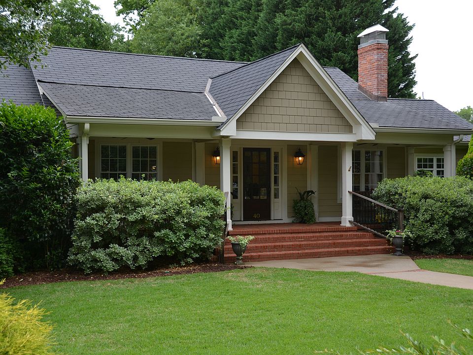 Street view w/ curb appeal