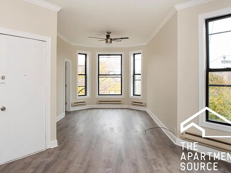 2855 N Mildred Ave #3 — Photo 3