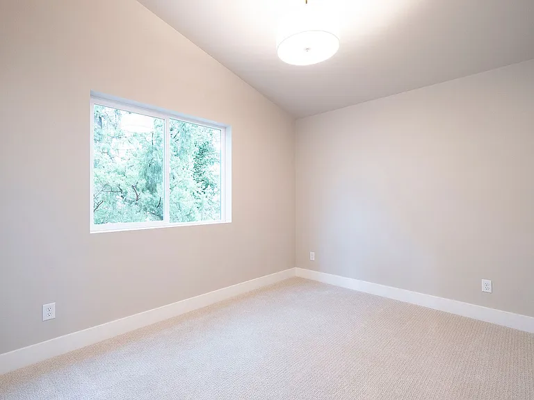 15893 SE Washington Ct — Photo 17