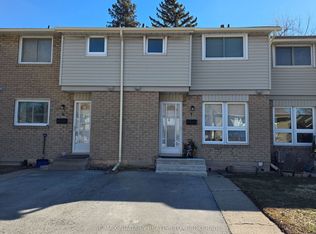 6767 Thorold Stone Rd #7, Niagara Falls, ON L2J3W9