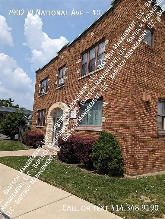 1 bed, $920 — Photo 1