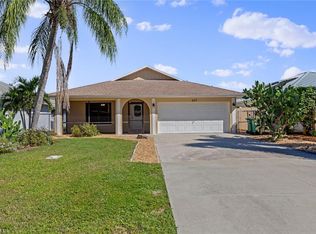 537 110th Ave N, Naples, FL 34108