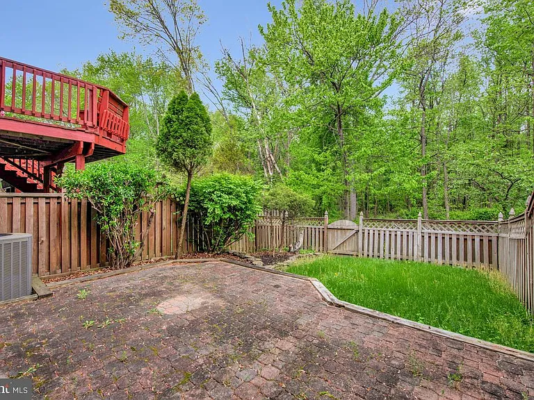 8335 Wades Way — Photo 38
