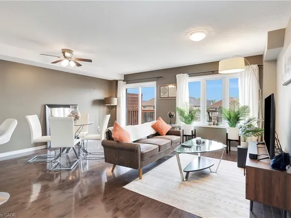 935 Zeller Cres, Kitchener, ON N2A 0C7