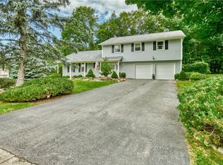 120 Jackie Dr, Rochester, NY 14612