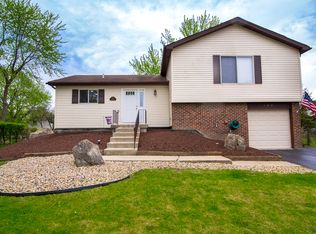 160 Ridgewood Ct, Bolingbrook, IL 60440