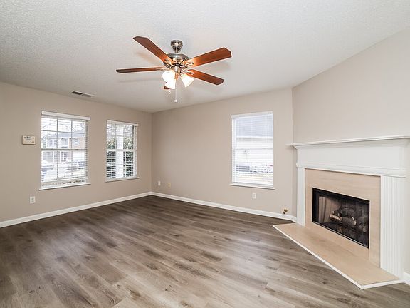 5th image of 1036 Sycamore Ln
