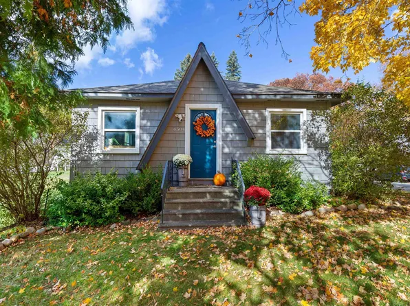 6504 Clarkston Rd, Clarkston, MI 48346