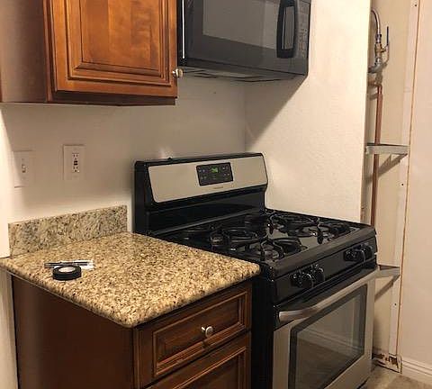 3rd image of 335 N Lincoln Ave APT 1