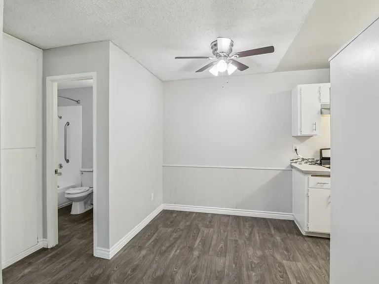 The Atherton Apartments — Photo 17