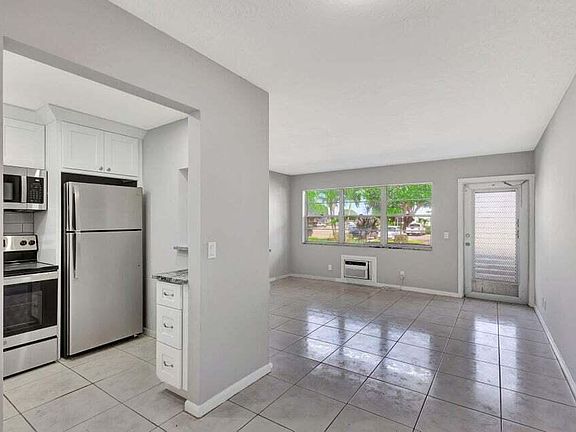 3rd image of 27 Camden B