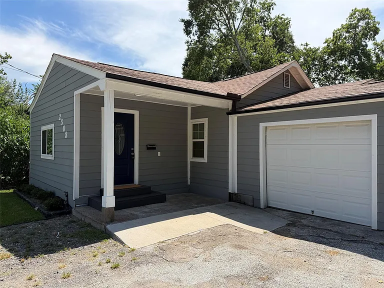 2508 S Texas Ave — Photo 2
