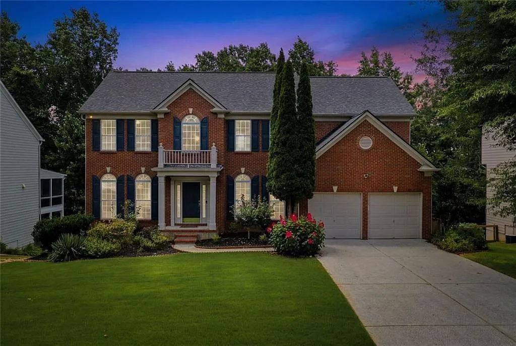 5 bed, 3.5 bath, 4328 sqft, $3,700 — Photo 2