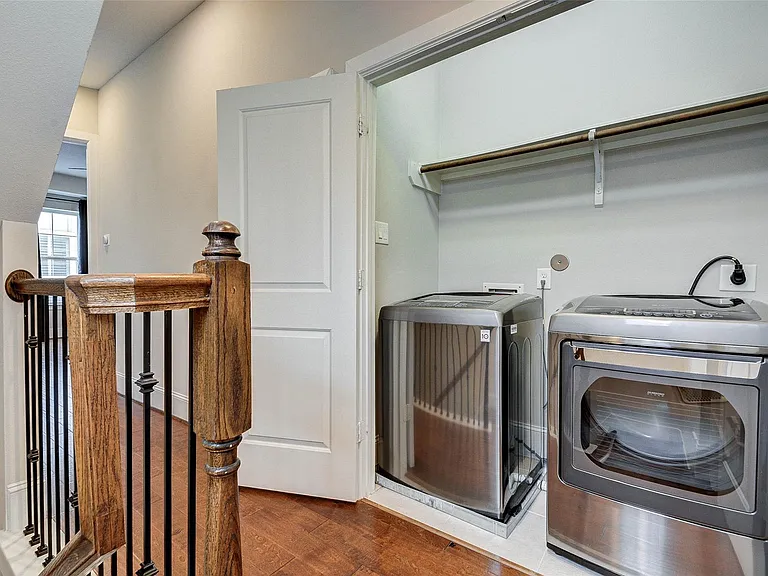 720 N Shepherd Dr — Photo 20